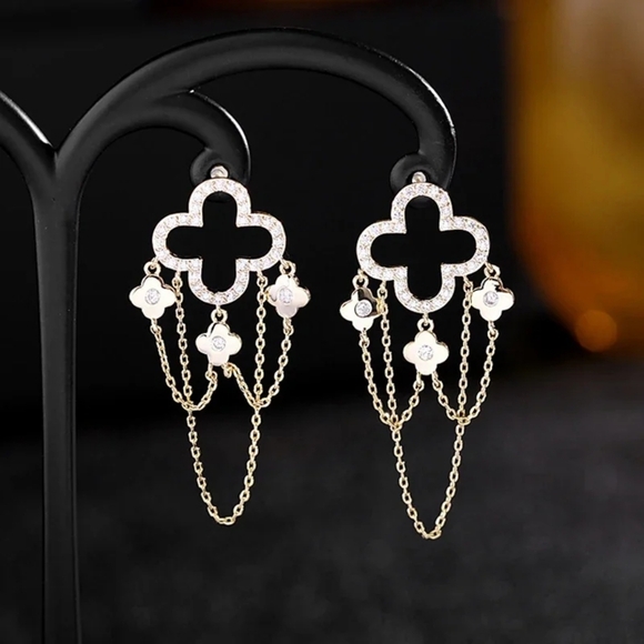 Gold Transparent flowers earrings - Picture 2 of 6